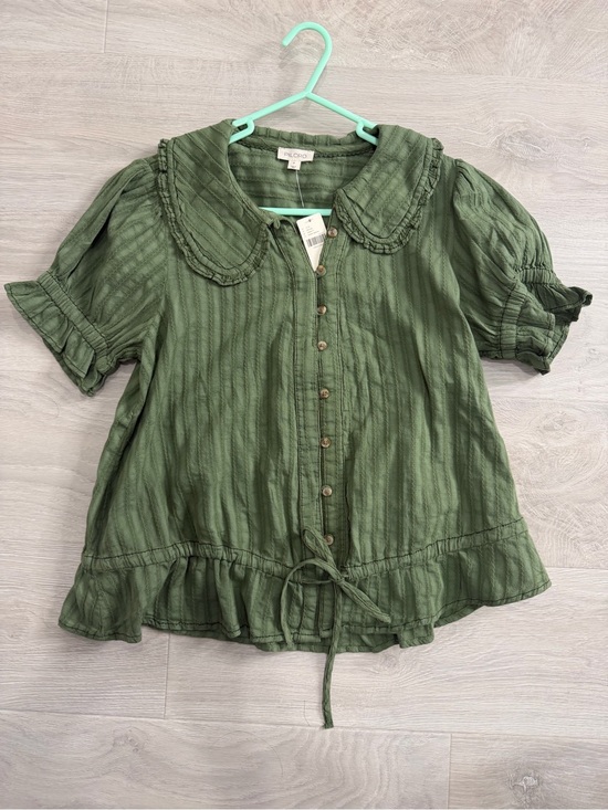 Pilcro Tops - Pilcro Olive Green Button-Front Puff Sleeve Blouse